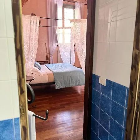 Luxury Corte Dei Nobili Bed and Breakfast Λούκα